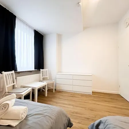 Apartamento Next To Fair 4 *